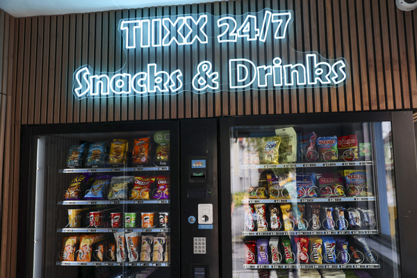 Tiixx-Automatenshop am Hauptplatz